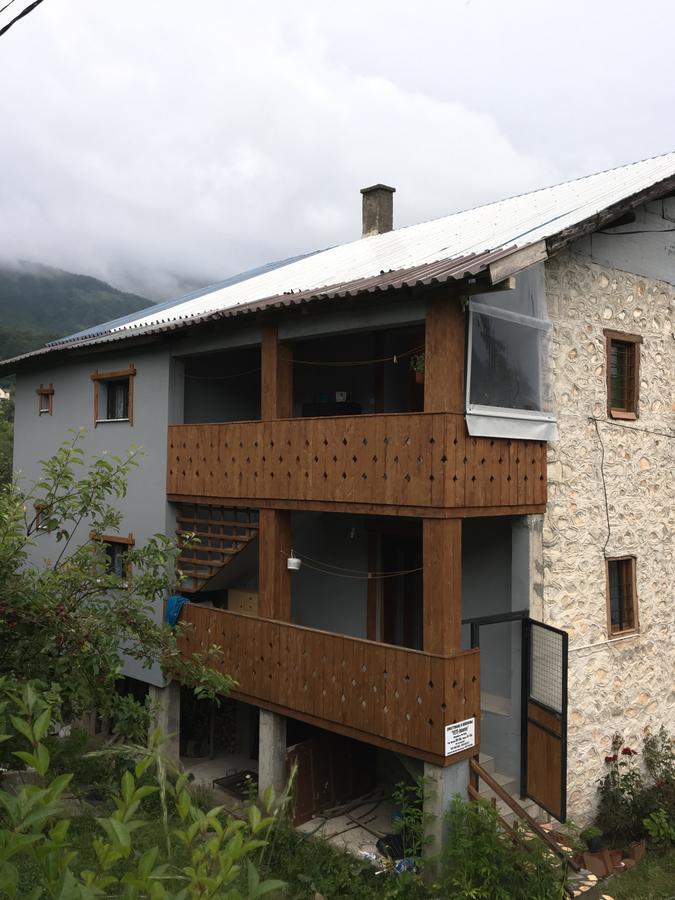 Yeti Guest House Mavrovo-Nationalpark Exterior foto