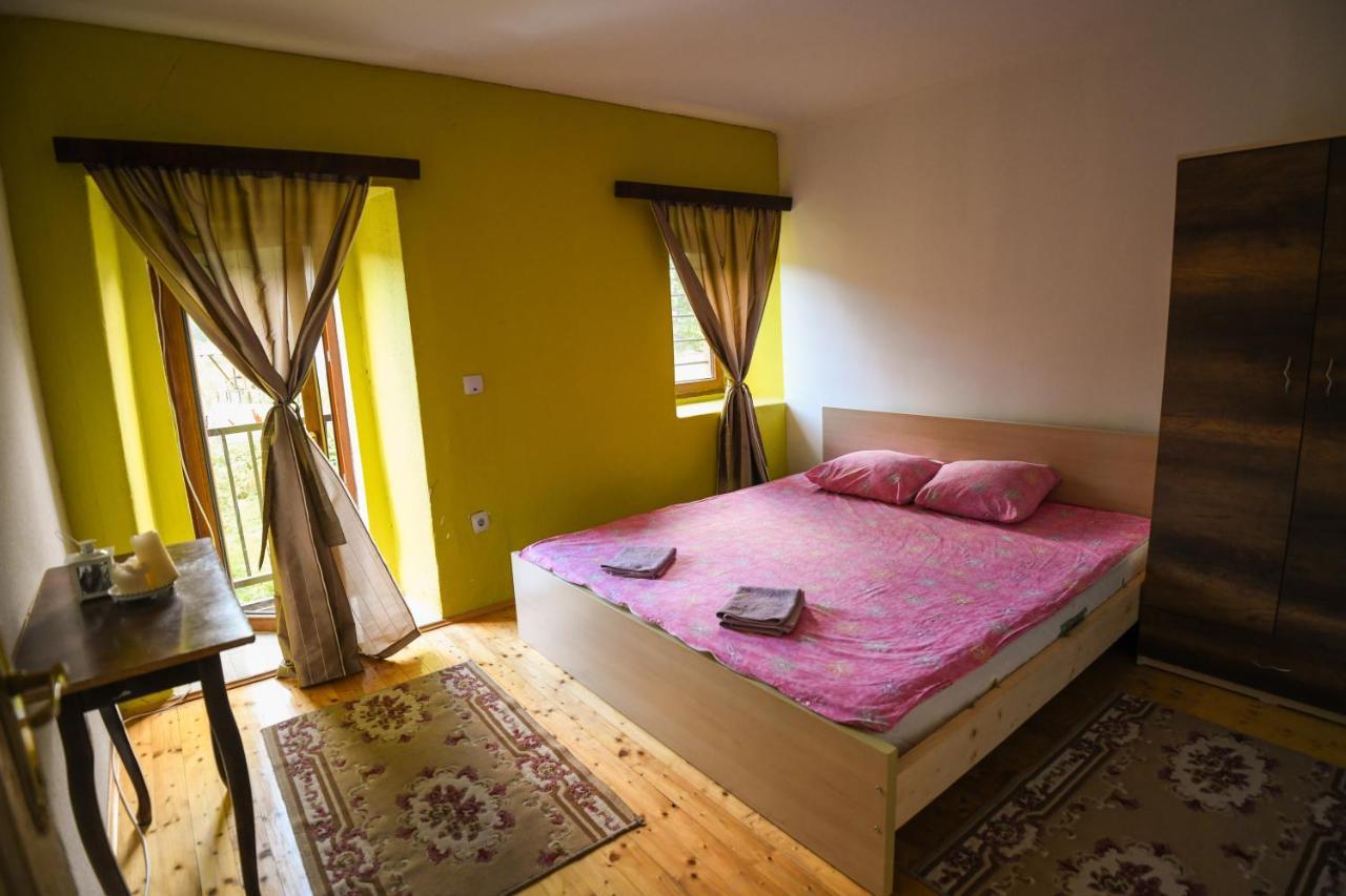 Yeti Guest House Mavrovo-Nationalpark Exterior foto